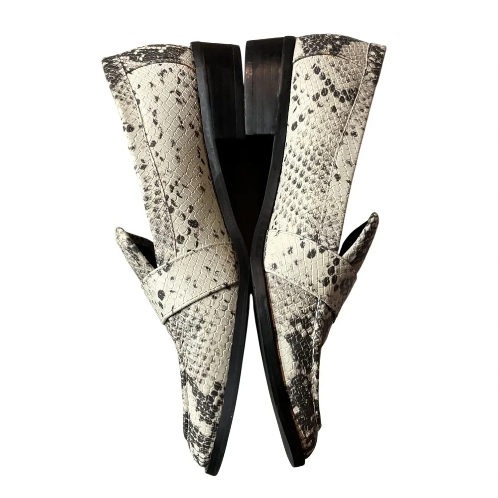 Bleeker & Bond‎ Women's Snakeskin Print Buckle Strap Slip On Flat Loafers Size 8